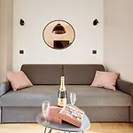 Bluestay 39 - Superb Apartment In Paris